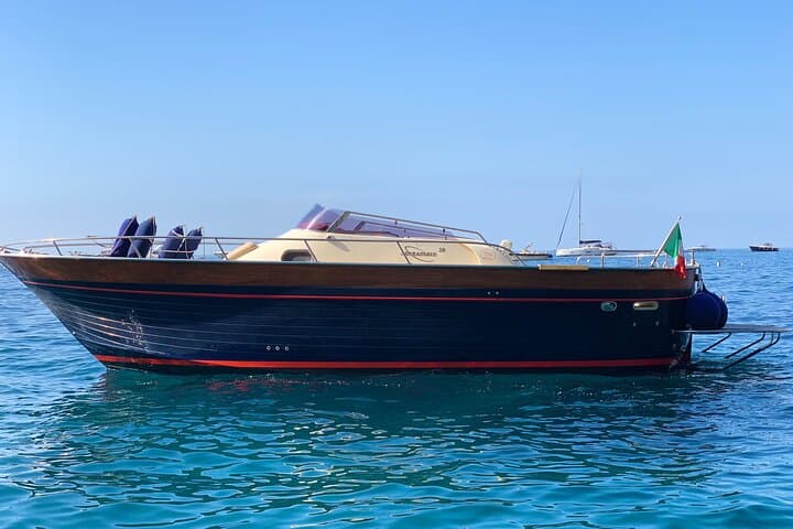 Full-Day Amalfi Coast Boat Tour: Positano, Amalfi & Li Galli Islands photo 4