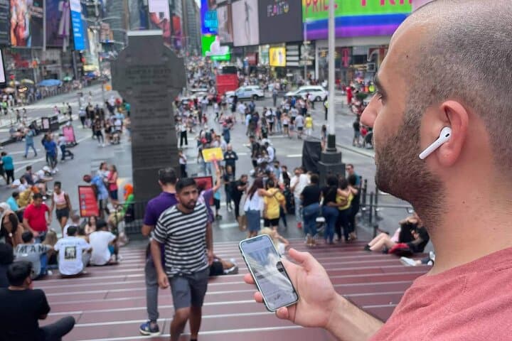 New York City Self-Guided Walking Tour — Midtown & Fifth Avenue Audio Guide photo 2