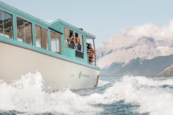 Private VIP Banff and Lake Louise Full-Day Luxury Tour from Calgary photo 4