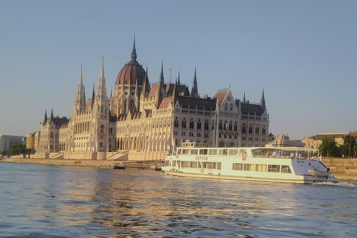 Budapest Evening Sightseeing Cruise: Danube Lights & Iconic Sights photo 6
