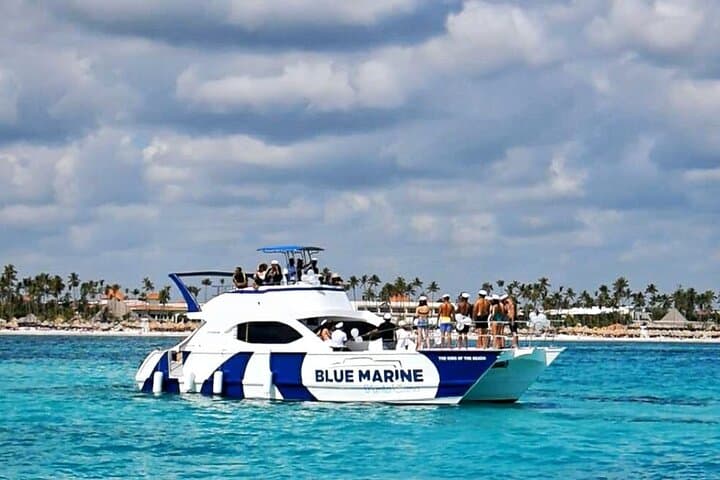 Punta Cana Private Party Boat: Snorkel, Sandbar & Open Bar Excursion