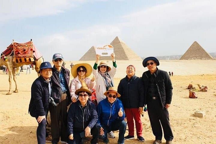 Full-Day Giza Pyramids, Egyptian Museum, Felucca Ride & Khan el-Khalili Bazaar Tour photo 3