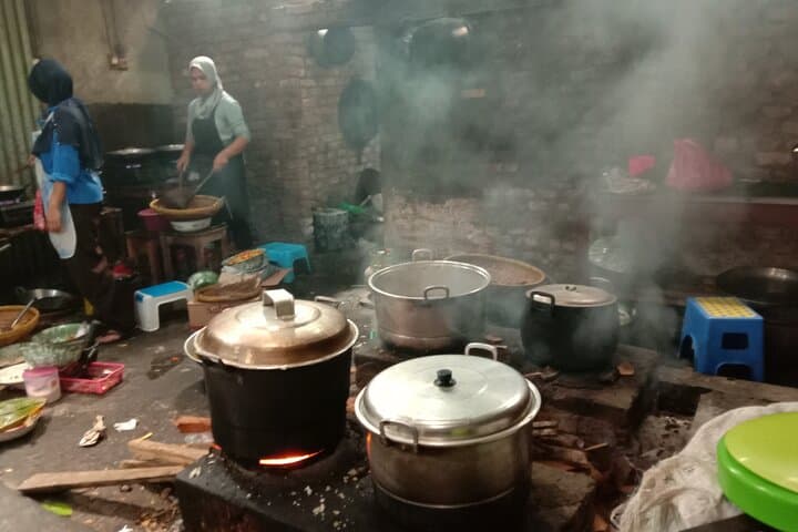 Half-Day Menoreh Tea Village: Harvest, Tasting & Lunch from Yogyakarta photo 4