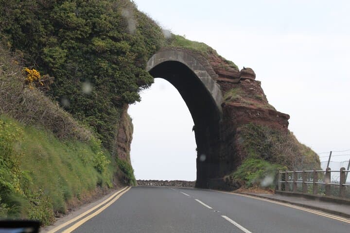 2-Day Giants Causeway Luxury Private Tour — Causeway Coast, Carrick-a-Rede & Dunluce