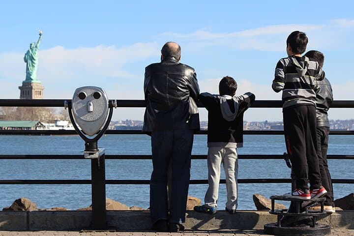 Private Statue of Liberty Family Tour: Skip-the-Line Ferry Guide photo 3