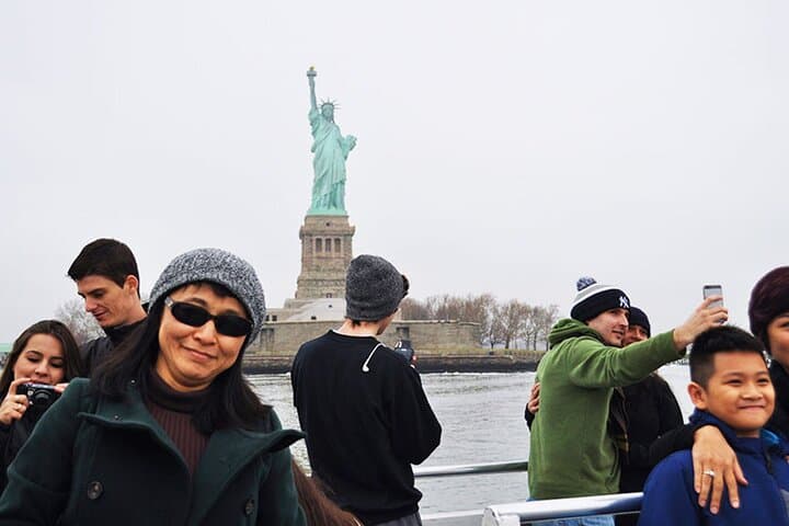 Private Statue of Liberty Family Tour: Skip-the-Line Ferry Guide photo 1