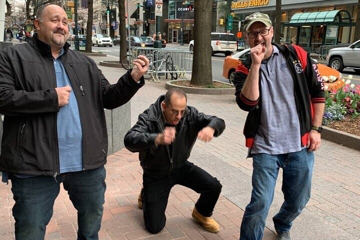 Winnipeg Scavenger Hunt: 2-Hour App-Guided Urban Adventure with Live Host