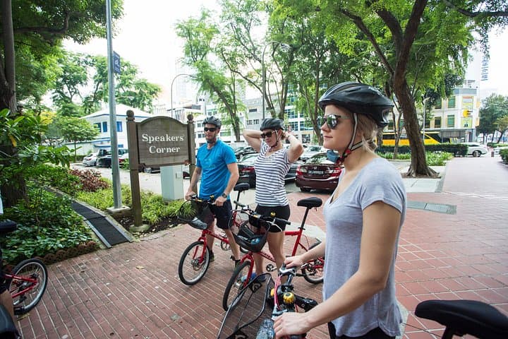 Private Half-Day Singapore Bike Tour: Hidden Streets, Riverfront & Colonial Sights photo 4