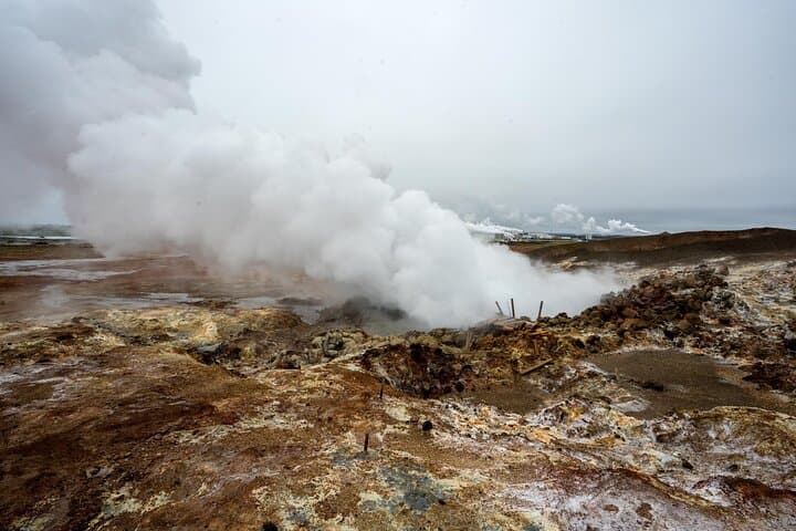 Volcano Circle: Reykjanes Lava Fields, Hot Springs & Grindavík Day Tour photo 4