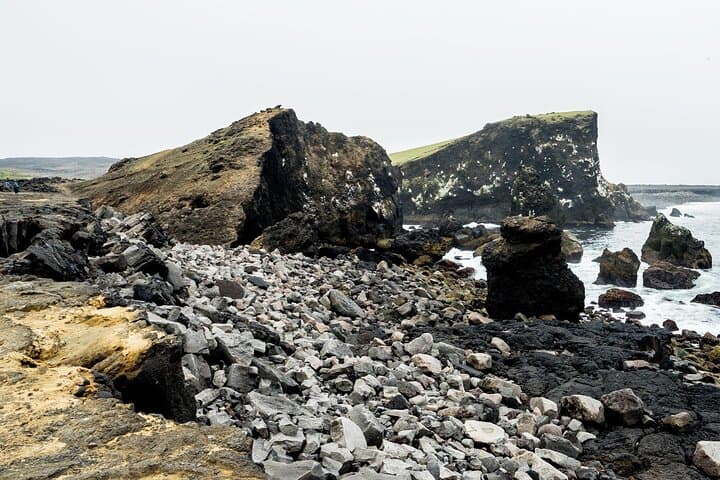Volcano Circle: Reykjanes Lava Fields, Hot Springs & Grindavík Day Tour photo 6