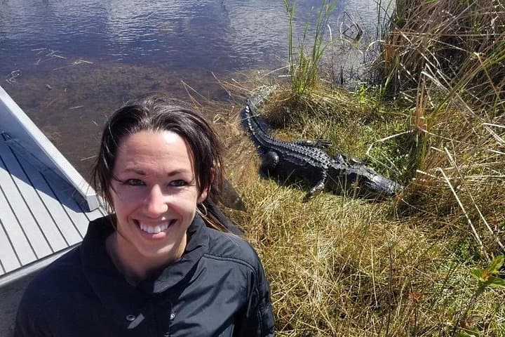 Small-Group Everglades Airboat Tour — 90-Minute Wildlife & History Ride photo 1