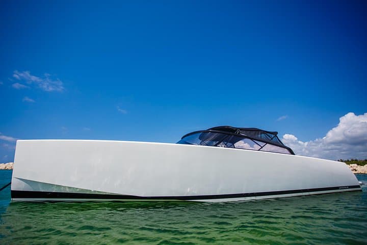 Private VanDutch Yacht: 4-Hour Luxury Cruise & Snorkel in Cancun photo 2
