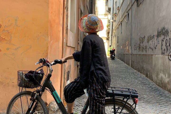 Rome E-Bike Tour: 2-Hour Highlights from Colosseum to Pantheon