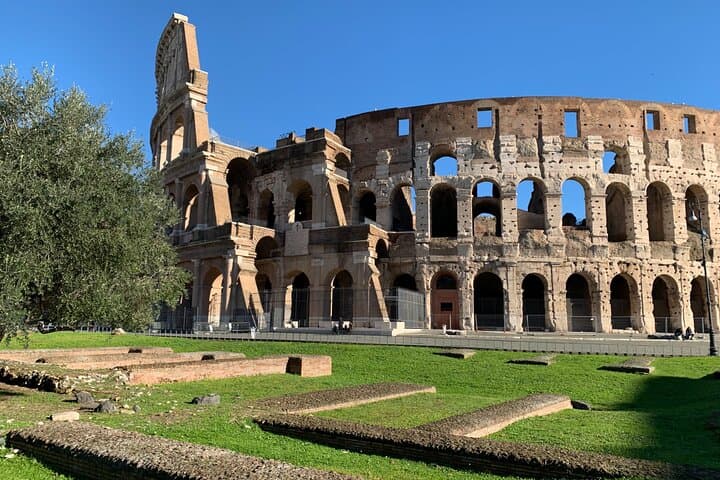 Rome E-Bike Tour: 2-Hour Highlights from Colosseum to Pantheon photo 2