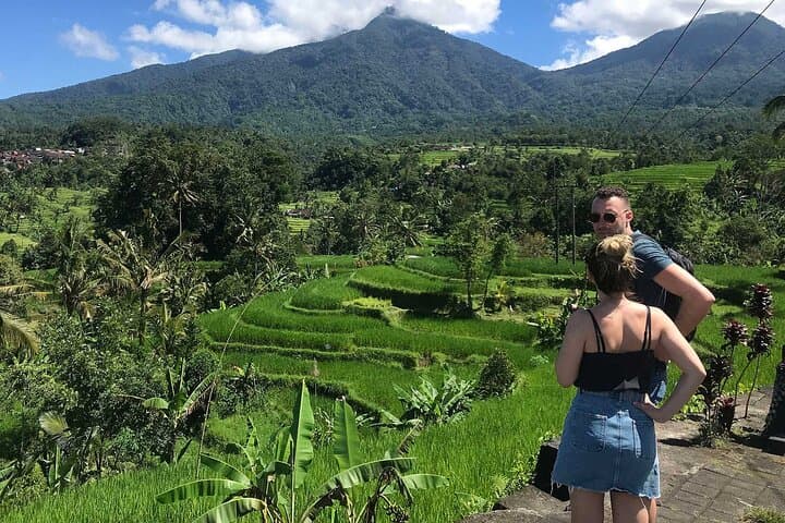 2-Day Private Bali Tour: Ubud Highlands to Uluwatu Cliffs