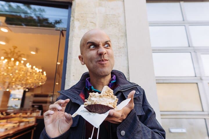 Paris Kickstart: 4-Hour Bike Tour & Louvre Picnic photo 6