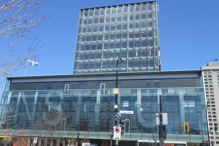 Montreal Scavenger Hunt: Self-Guided Walking Tour Through Downtown, Plateau & Quartier des Spectacles