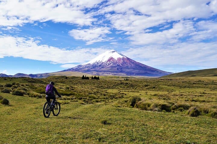 4-Day Ecuador Bikepacking from Quito — Quilotoa to Cotopaxi
