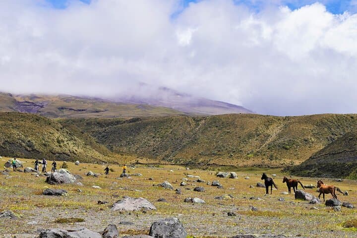 4-Day Ecuador Bikepacking from Quito — Quilotoa to Cotopaxi photo 6