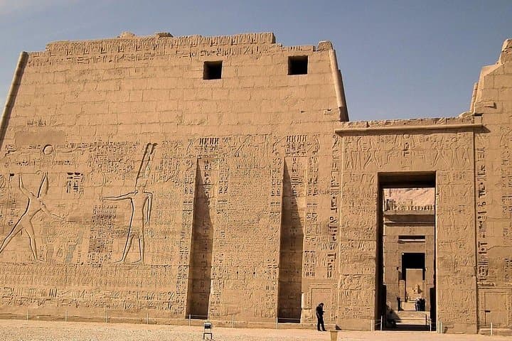 Aswan to Luxor: 2-Night Nile Cruise with Hot-Air Balloon Over Luxor photo 5