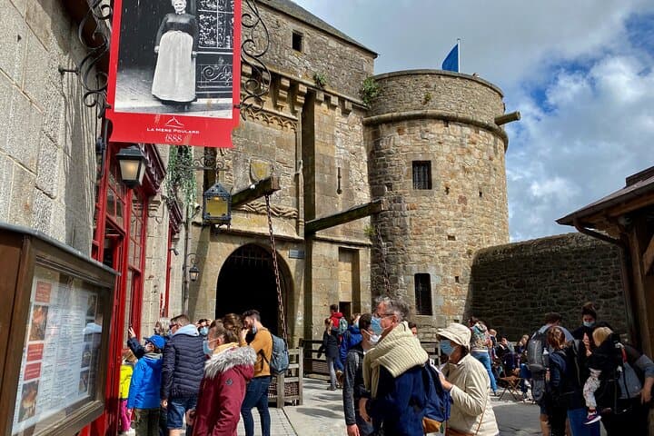 Mont Saint-Michel and Normandy D-Day Express: Full-Day from Paris photo 3