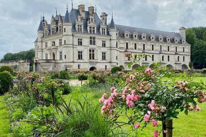 2-Day Private Loire Valley Castles Tour from Paris — Chambord, Chenonceau & Wine Tasting photo 2