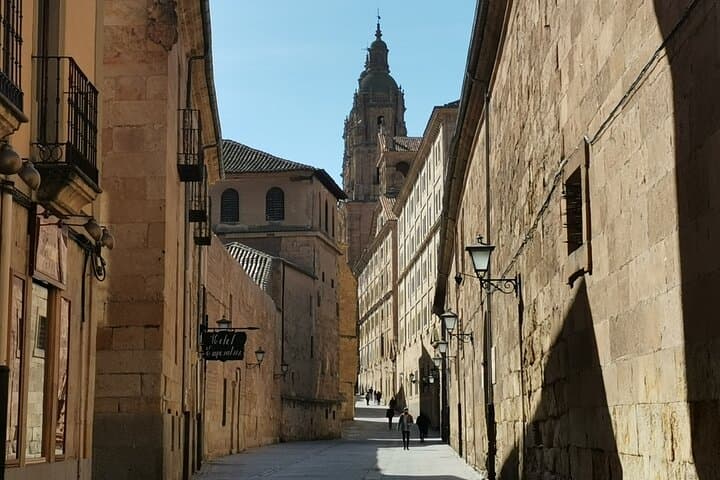 Cycle Salamanca: 2-Hour Historic Bike Tour from Plaza Mayor photo 3