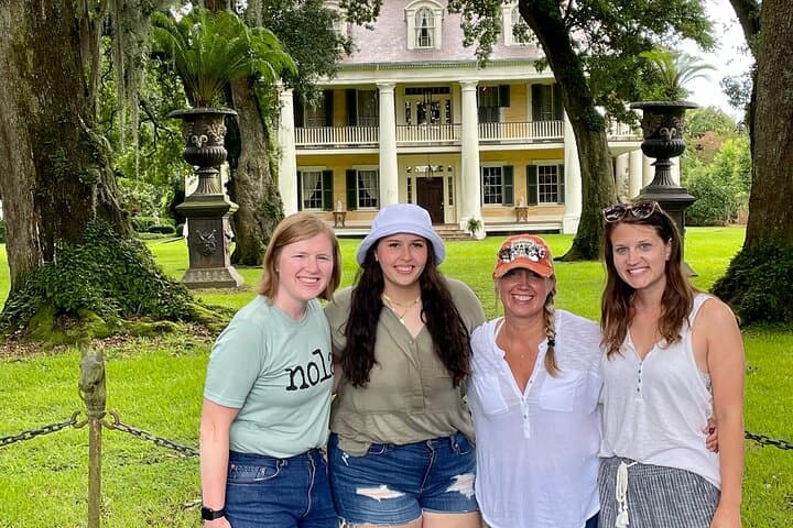 New Orleans Airboat Swamp and Plantation Tour with Gourmet Lunch photo 6