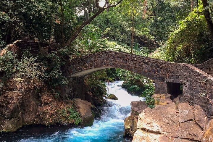 Uruapan Day Tour: Cupatitzio Springs & Tinganio Archaeological Site