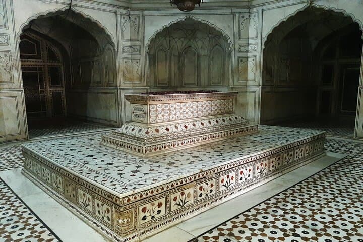 Two Perfect Days in Lahore: Local Guide to Mughals, Markets & Wagah photo 5