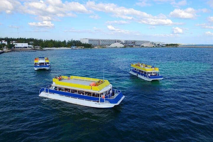 Isla Mujeres Catamaran Party: Open Bar, Snorkel & Playa Norte (Cancún Pickup) photo 4