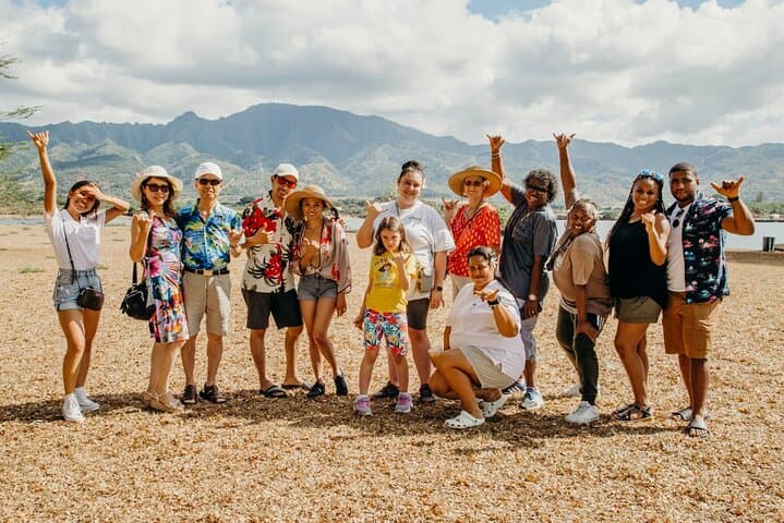 Oahu Circle Island Full-Day Tour — Halona Blowhole, North Shore & Local Eats