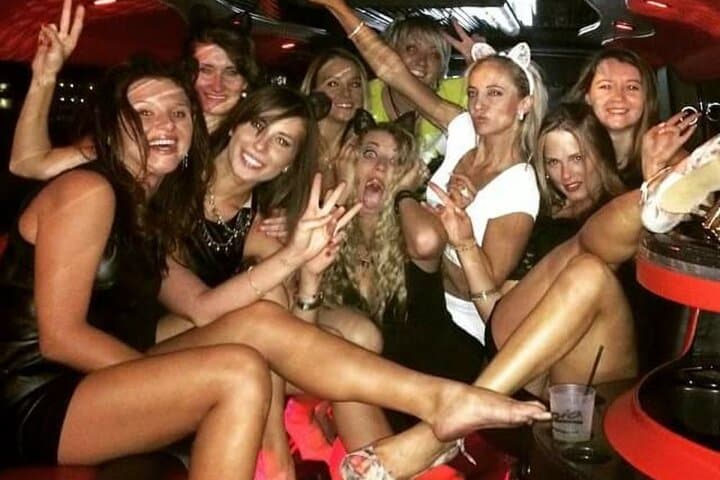 Las Vegas Party Bus Bar Crawl: VIP Entry, Free Drinks & Strip Cruise photo 3