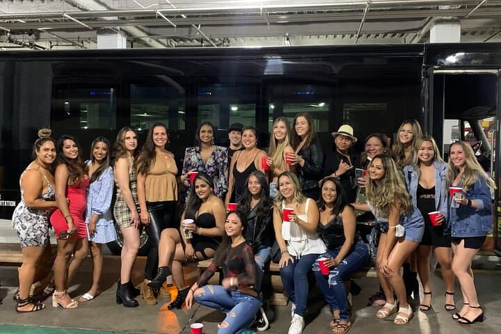 Las Vegas Party Bus Bar Crawl: VIP Entry, Free Drinks & Strip Cruise