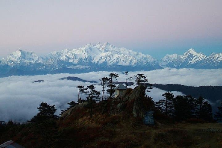 Sandakphu Singhalila Trek: Darjeeling to Phalut Ridge Camping and Himalayan Panorama