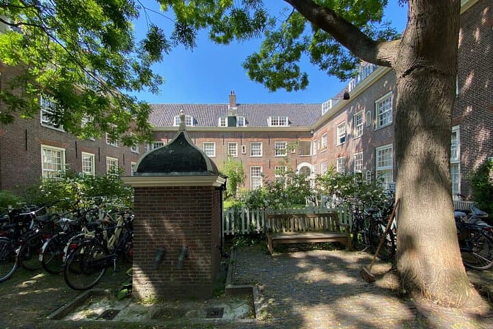 Jordaan Walking Tour: Hidden Streets & Courtyards of Amsterdam photo 2