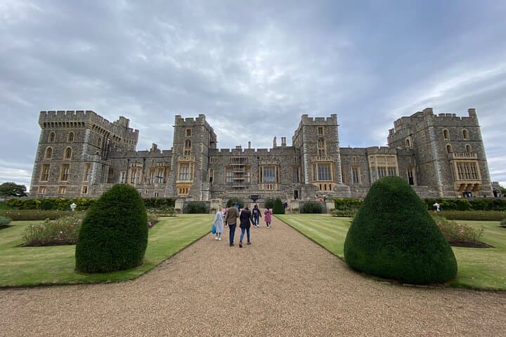 Private Tour: Windsor Castle, Stonehenge & Bath Day Trip from London