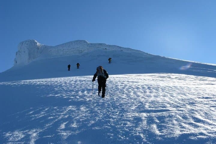 Trekking Mount Ararat: 7-Day Guided Summit to 5137m