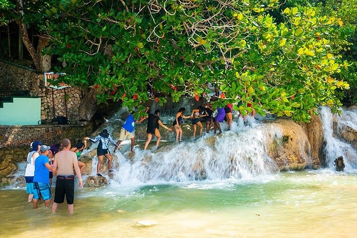 Private Dunn's River Falls Climb: Day Adventure from Montego Bay photo 4