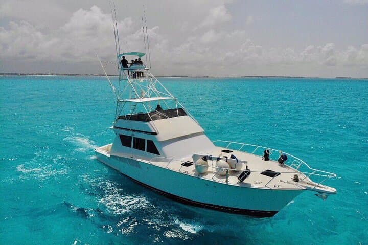 Giant 60ft Luxury Yacht Rental in Cancun — Party, Snorkel & Isla Mujeres photo 3