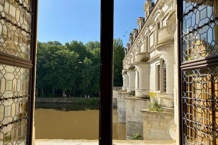 Full-Day Loire Castles & Wine: Chambord, Chenonceau and Two Local Wineries from Paris photo 6