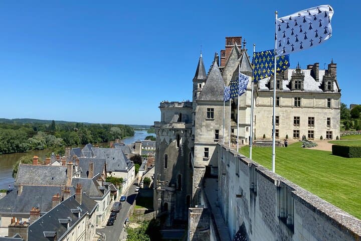 Three Loire Valley Castles Day Trip from Paris — Chambord, Amboise & Chenonceau photo 4