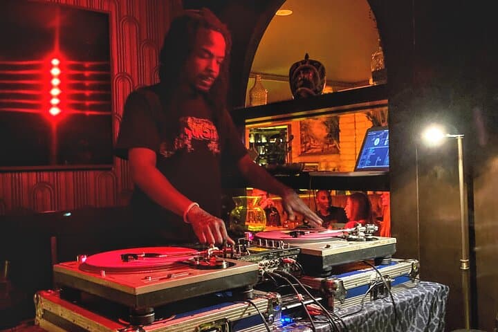 Savannah Live Music Walking Tour: Exploring the City’s Nightlife and Soundscape photo 4