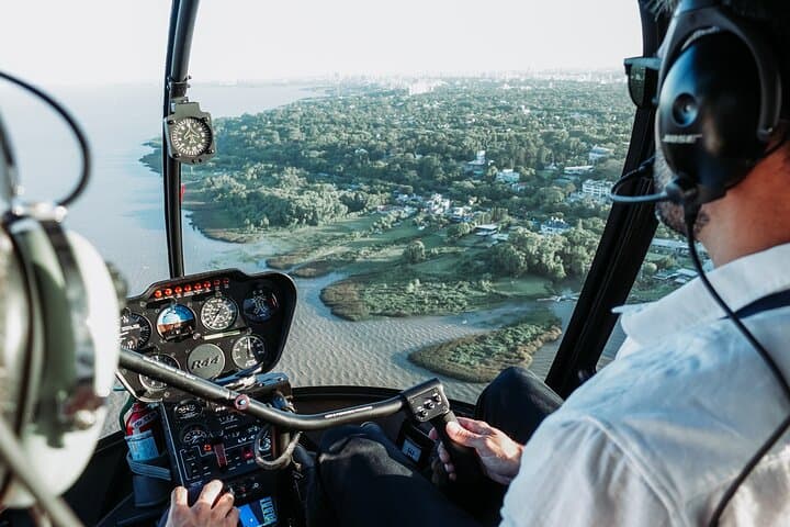 Buenos Aires Helicopter Tour: 35-Minute Private Flight Over City Highlights photo 2