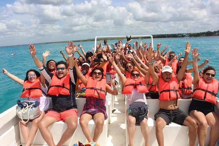 Saona Island Day Trip: Bayahibe Speedboat & Catamaran Excursion photo 3