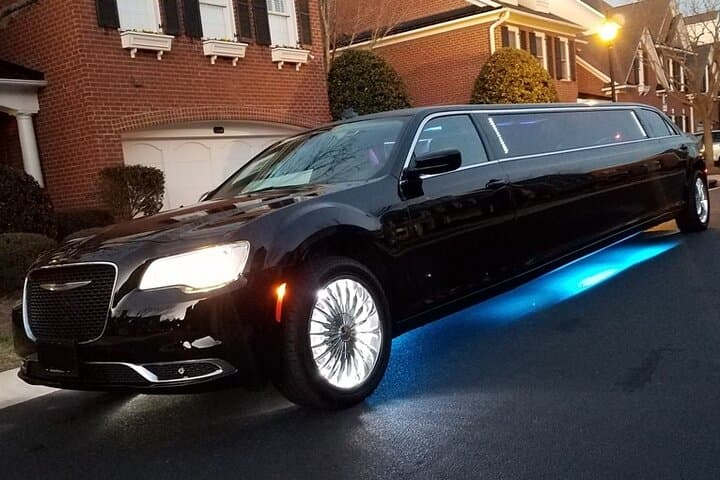 Private Arrival Transfer in Las Vegas — Luxury SUV or Limo with 1‑Hour Stop photo 2