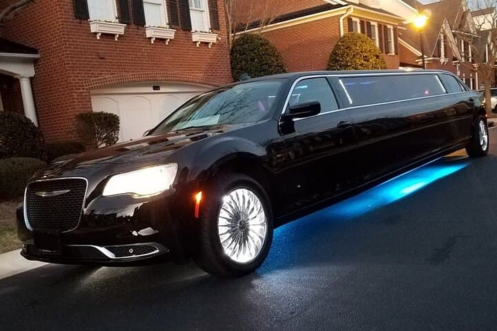 Cruise the Las Vegas Strip at Night: Private Champagne Limo Tour (3–5 hrs) photo 1