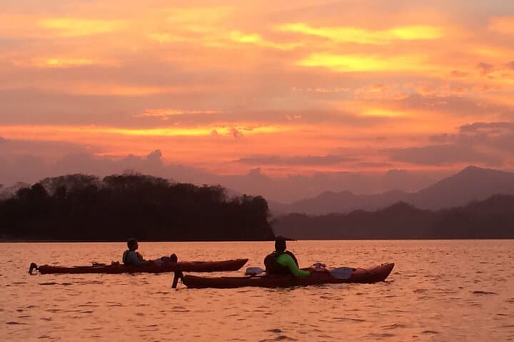Paquera Sunset & Full Moon Kayak Tour — Isla Jesucita Moonlight Kayaking and Bioluminescence