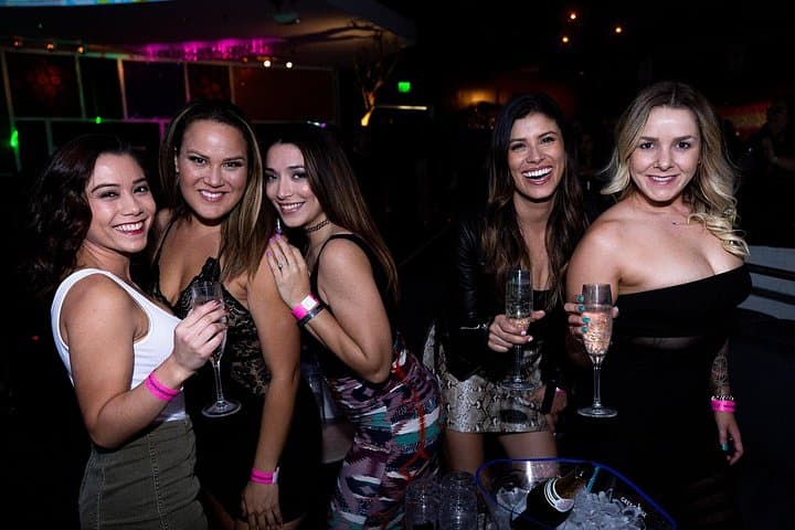 San Diego Drink, Mingle & Dance: 4-Club Night Tour in the Gaslamp photo 4