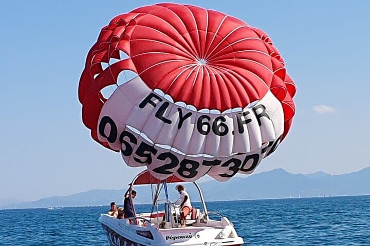 Parasailing Over Canet-Plage: 50m Tandem Flights Above the Pyrénées-Orientales Coast photo 3